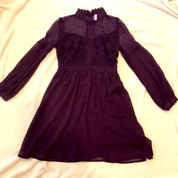 white lace full length dress WHITE LACE DRESS WITH LONG SLEEVES